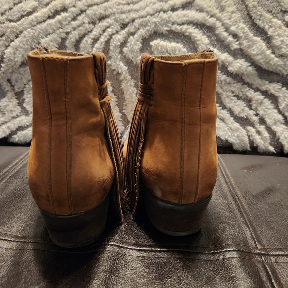 Circle G Distressed Shortie Leather Boots, Size 7.5 - Picture 10 of 11